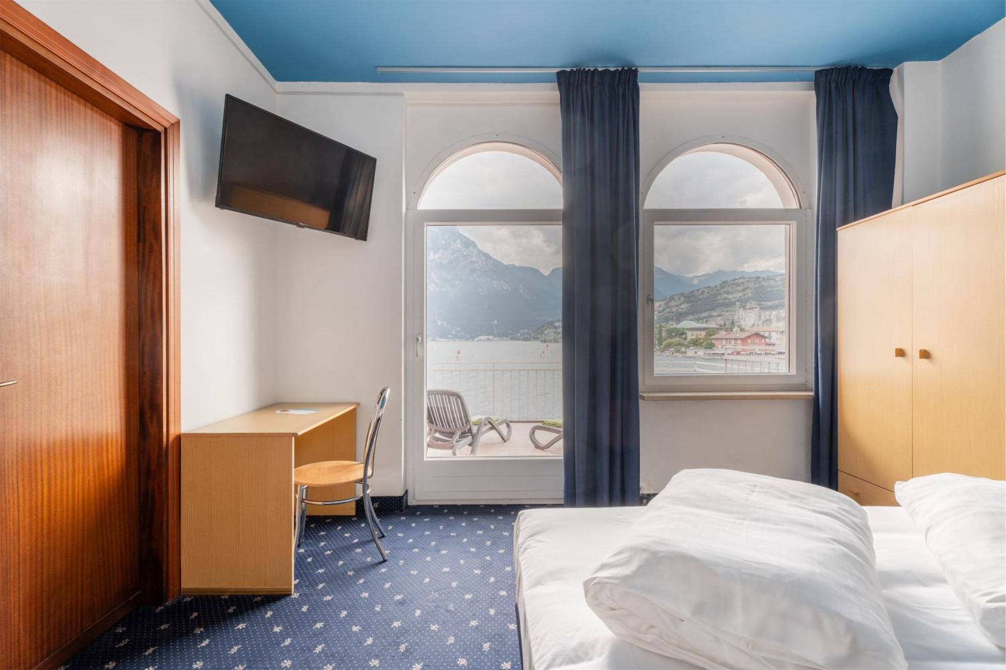 Lake Hotel Ifigenia Torbole Sul Garda Bagian luar foto