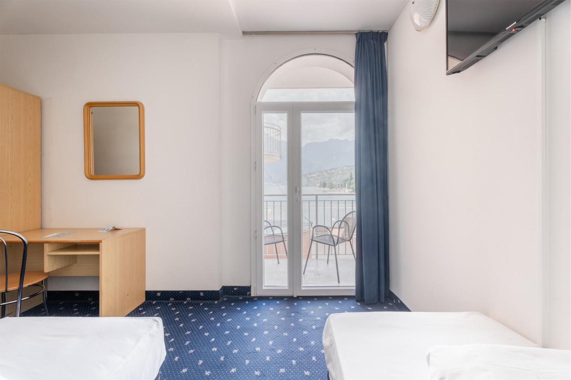 Lake Hotel Ifigenia Torbole Sul Garda Bagian luar foto