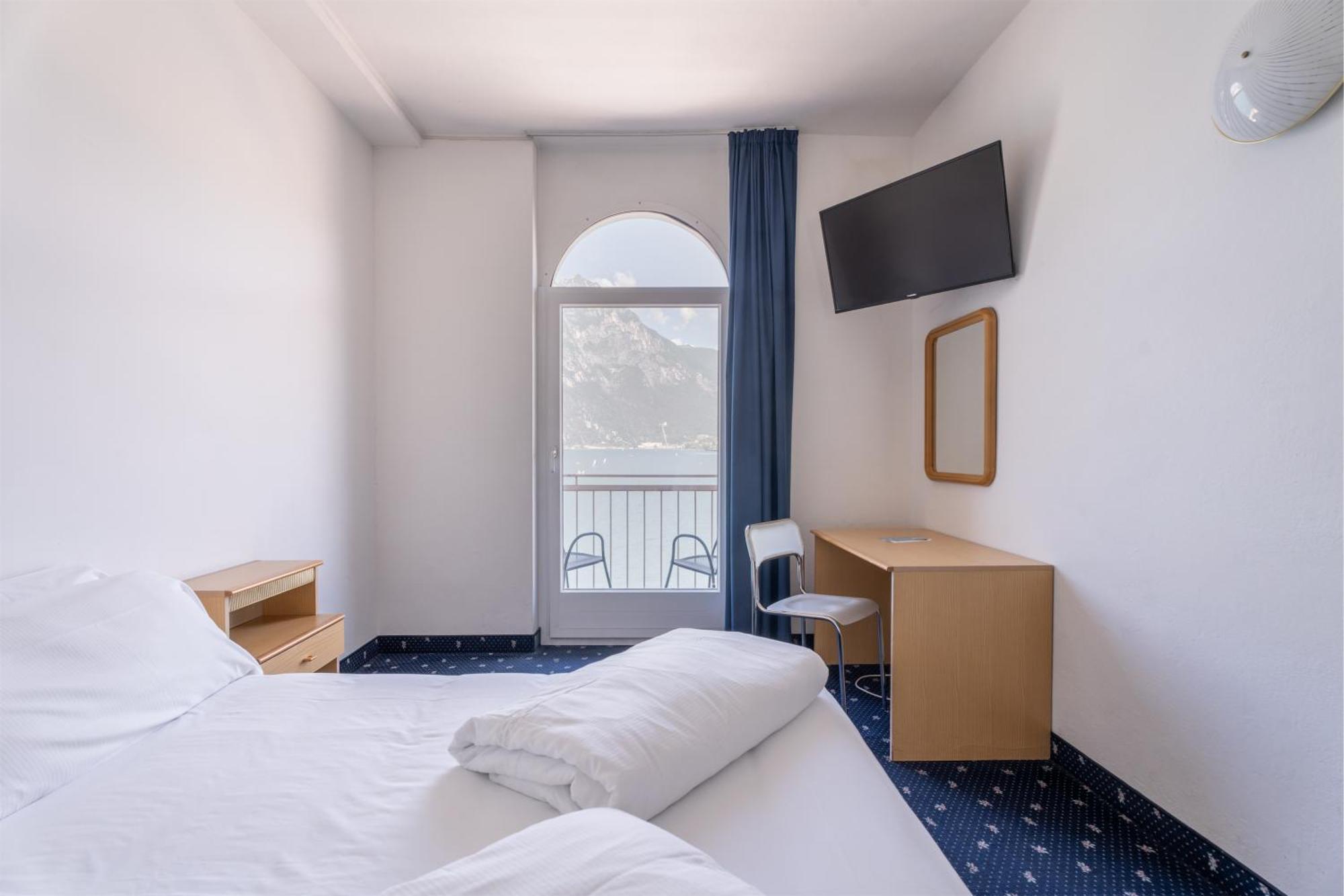 Lake Hotel Ifigenia Torbole Sul Garda Bagian luar foto