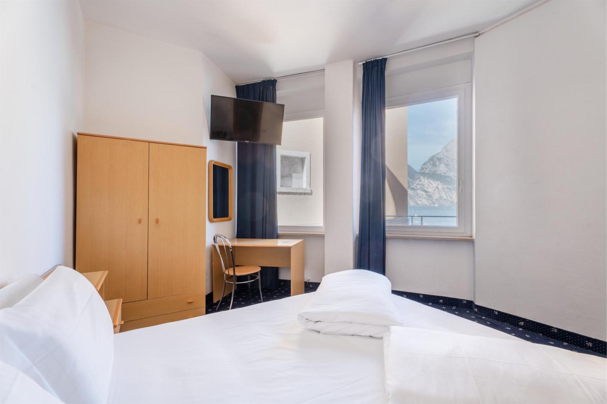 Lake Hotel Ifigenia Torbole Sul Garda Bagian luar foto