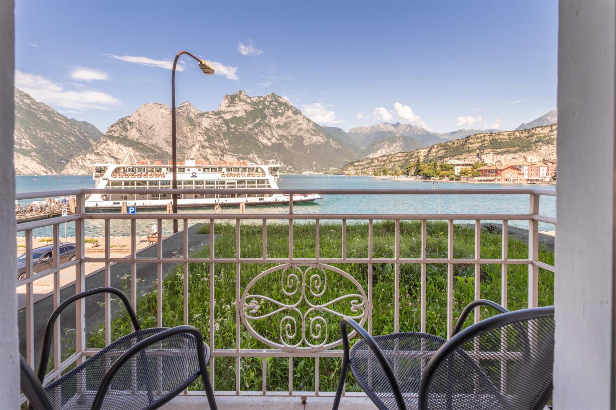 Lake Hotel Ifigenia Torbole Sul Garda Bagian luar foto