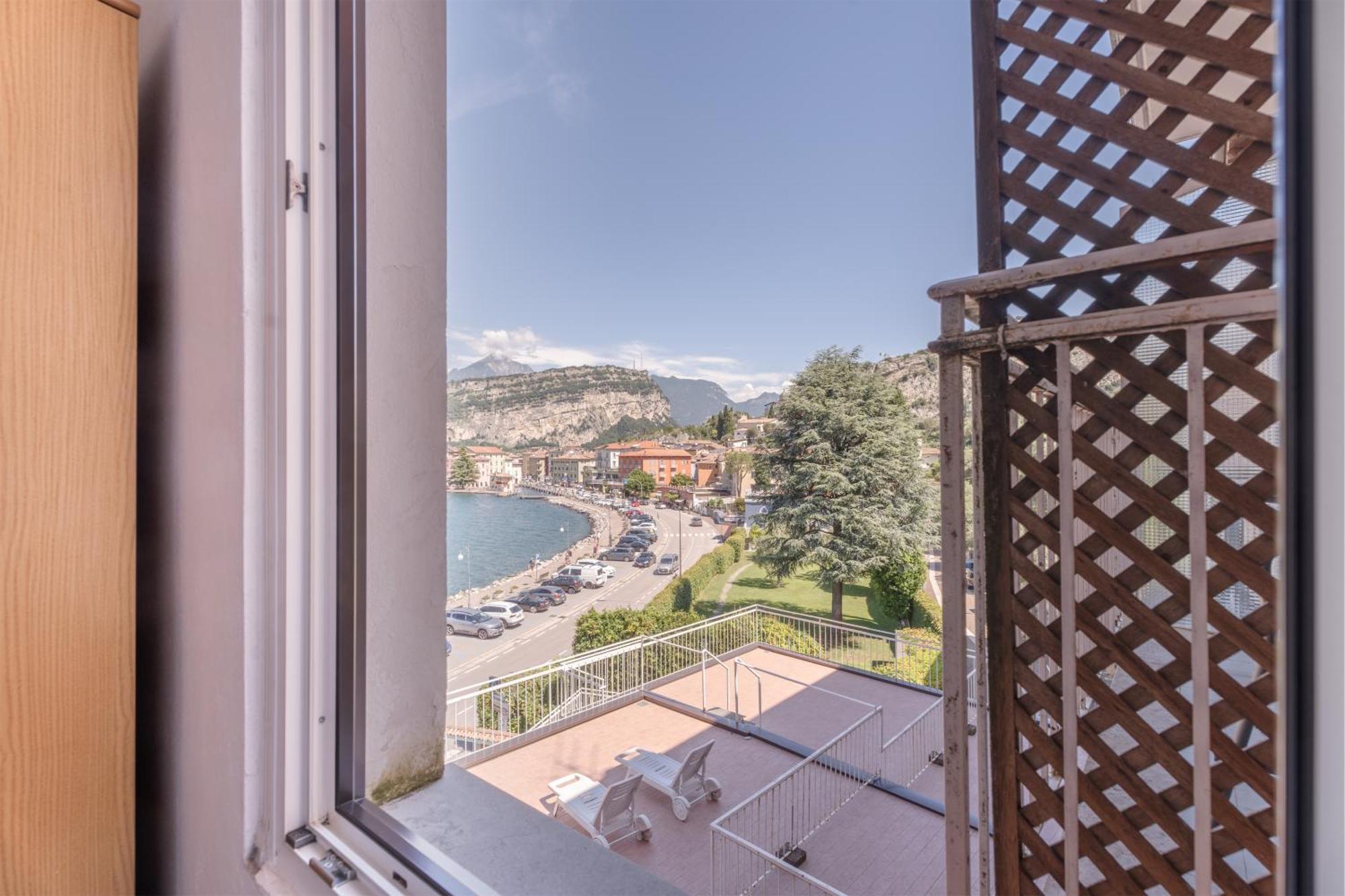 Lake Hotel Ifigenia Torbole Sul Garda Bagian luar foto