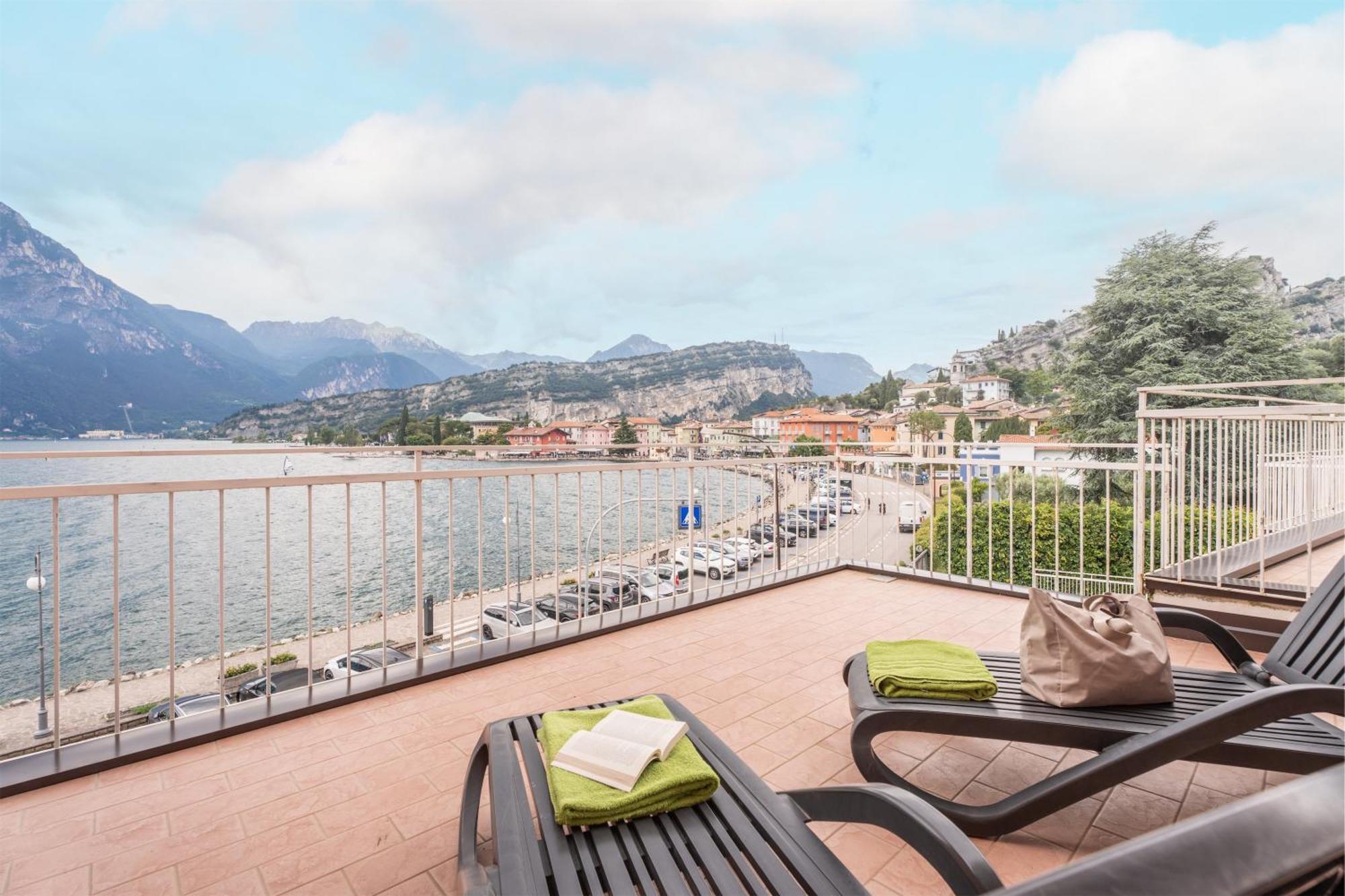 Lake Hotel Ifigenia Torbole Sul Garda Bagian luar foto