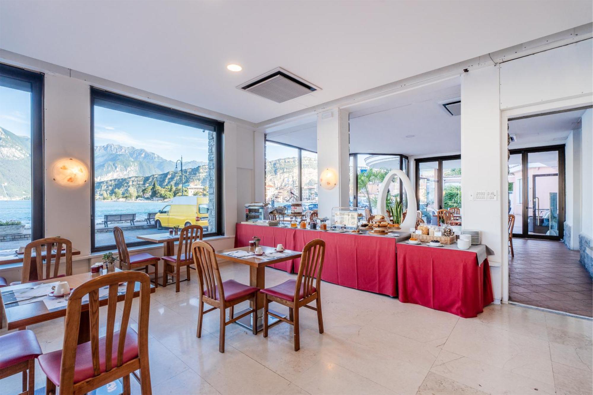 Lake Hotel Ifigenia Torbole Sul Garda Bagian luar foto