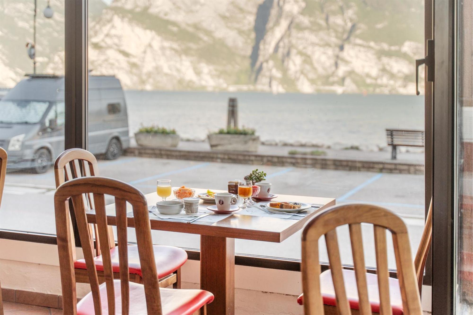 Lake Hotel Ifigenia Torbole Sul Garda Bagian luar foto
