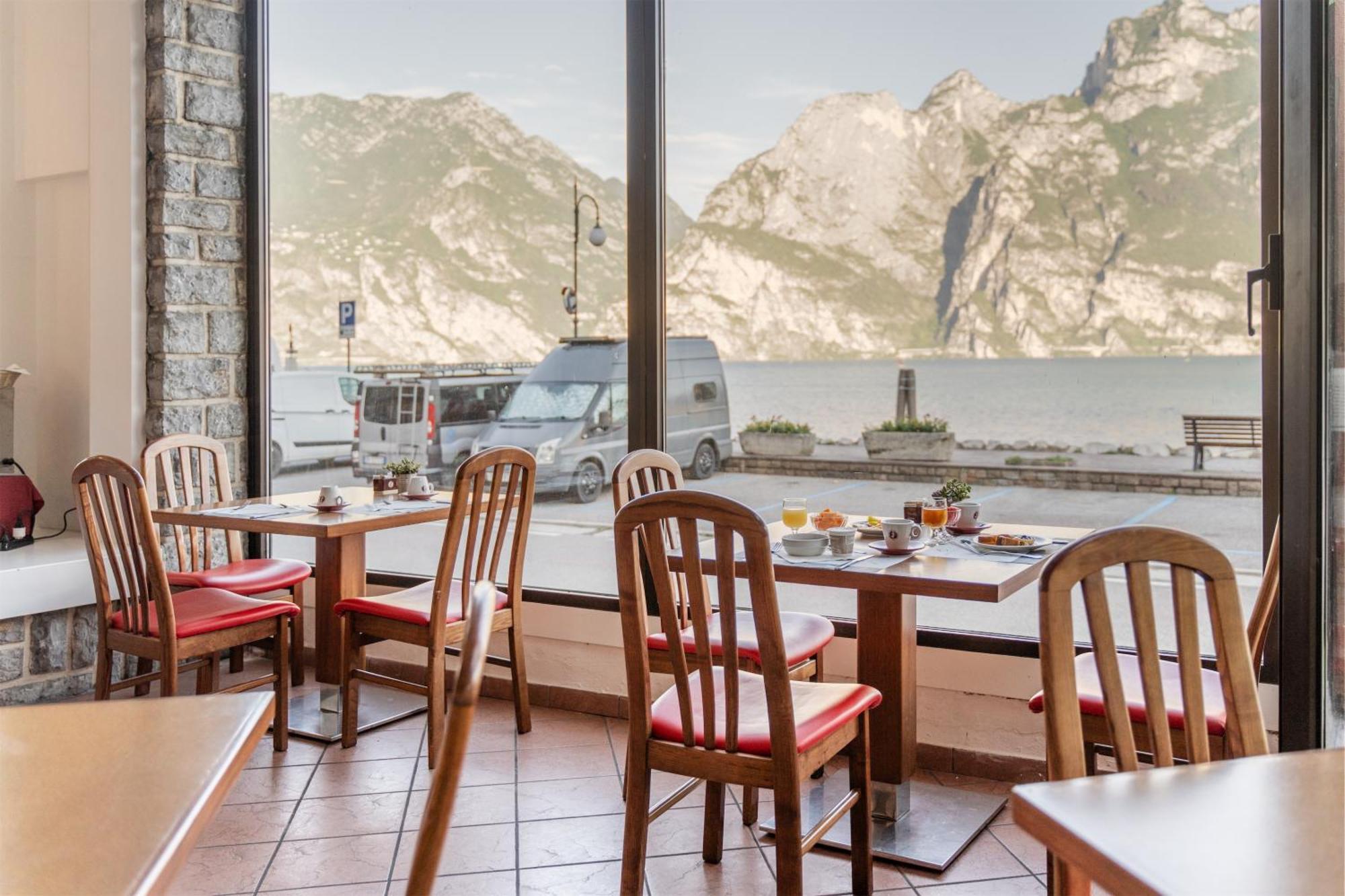 Lake Hotel Ifigenia Torbole Sul Garda Bagian luar foto